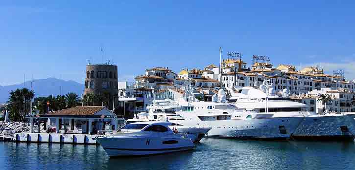 Lifestyle and luxus in Puerto Banus.